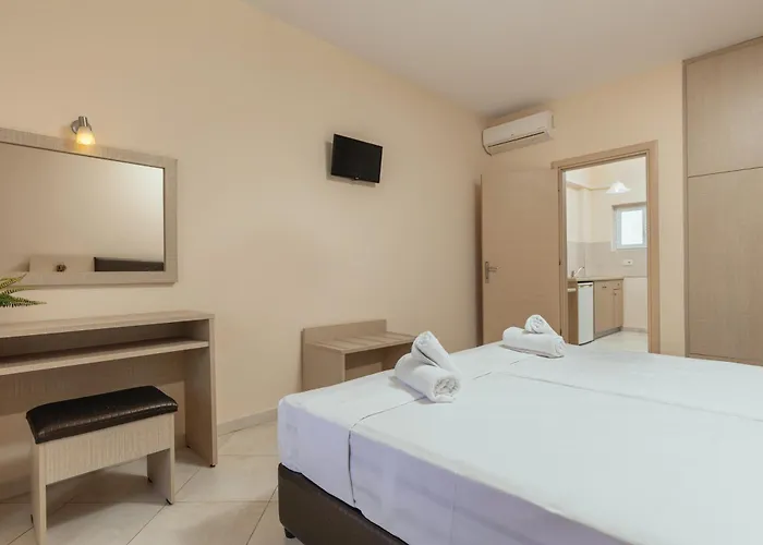 Yakinthos 3* Laganas