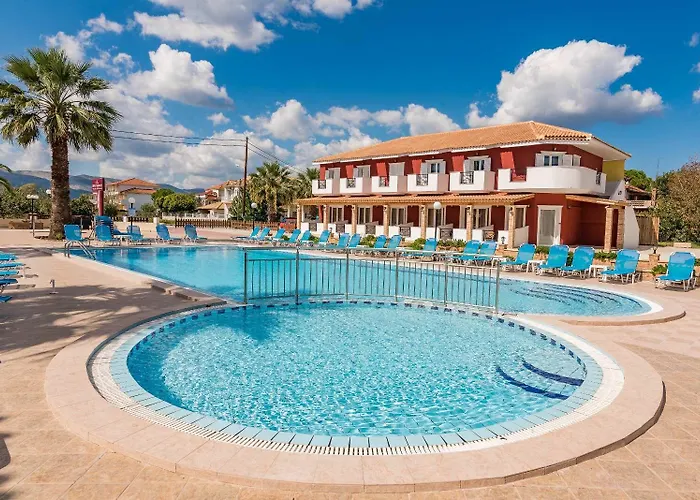 Yakinthos Hotel 3*