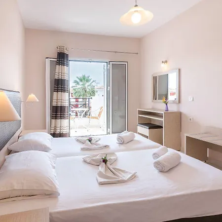 Yakinthos Hotel