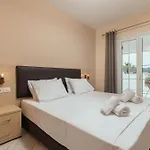 Hotel Yakinthos 3*