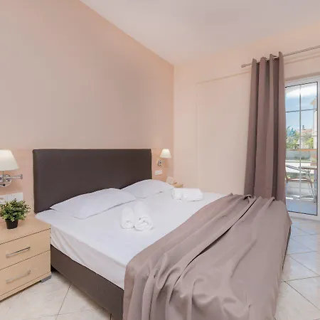 Yakinthos 3* Laganas