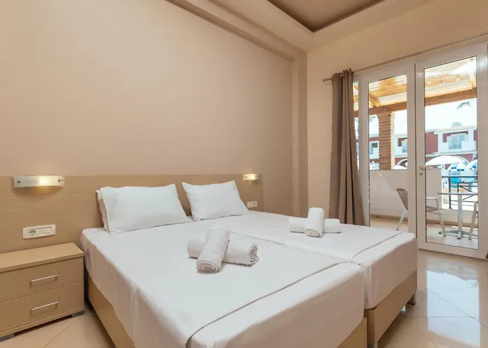 Yakinthos Hotel